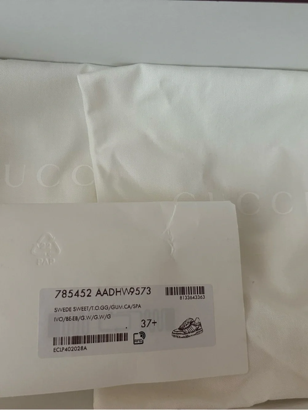 Gucci Beige Monogram Sneakers with Green-Red Web - Picture 7 of 7